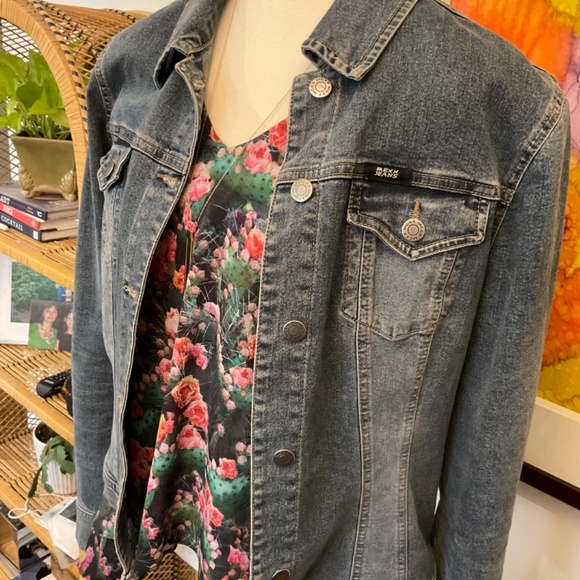 Floral Blouse - Picture 9 of 10